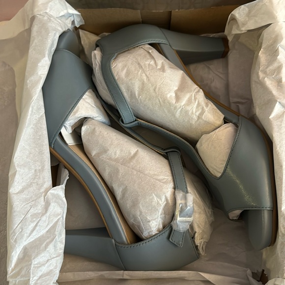 Giani Bernini Womens Claraa Open-Toe T-Strap Dress Sandals Size 8.5 - Picture 4 of 13